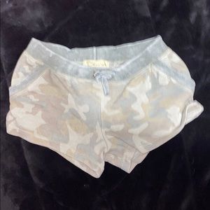 Vintage Havana camouflage shorts
